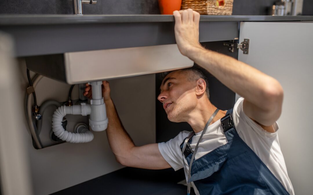 Emergency Plumbing in Melbourne’s East: When to Call a Licensed Plumber Fast